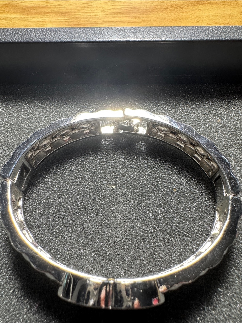 Silver Braided CC Logo Hinge Bracelet - Picture 5 of 9